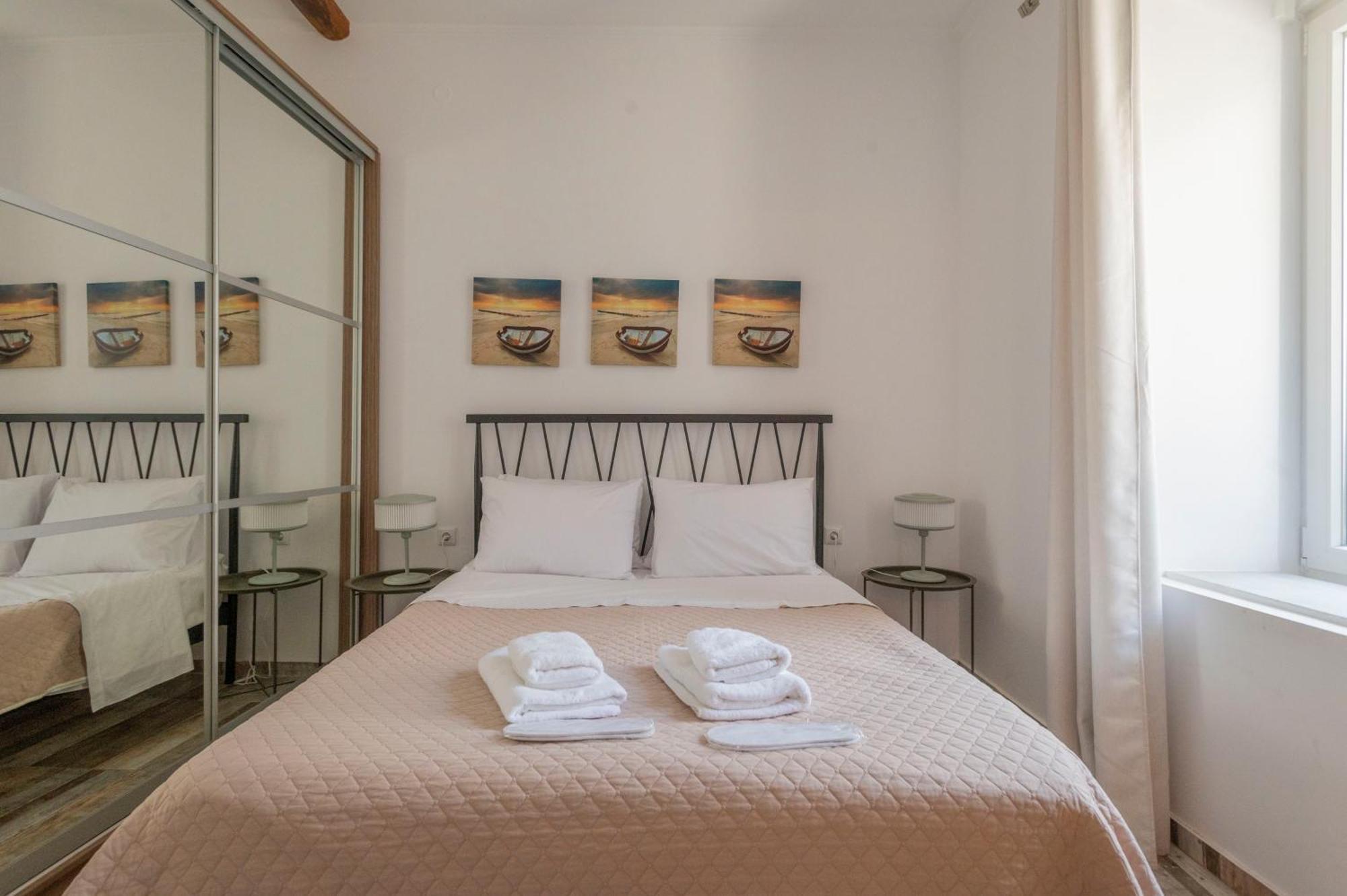Casa In Piazza Villa ไปโลส ภายนอก รูปภาพ